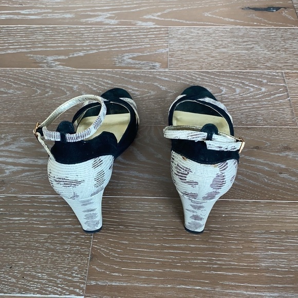 Carlos Santana Black and Cream Wedge Sandals - Picture 3 of 7